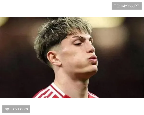 曼联新一代边锋代表：加纳乔的责任与期待