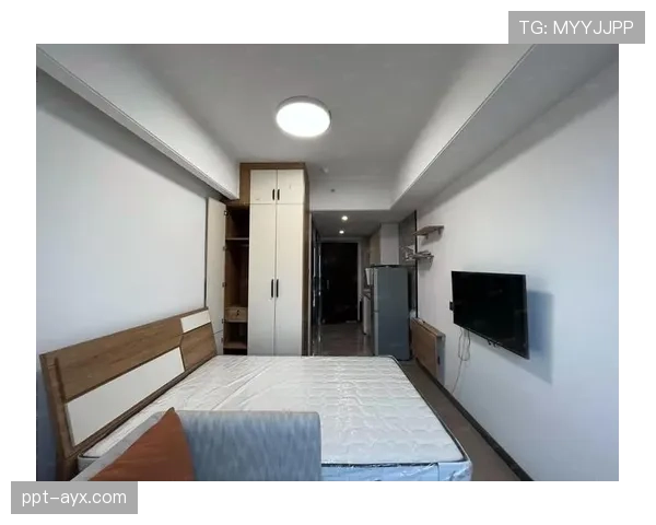 李梓嘉赛场像总统套房，回家却是合租小屋